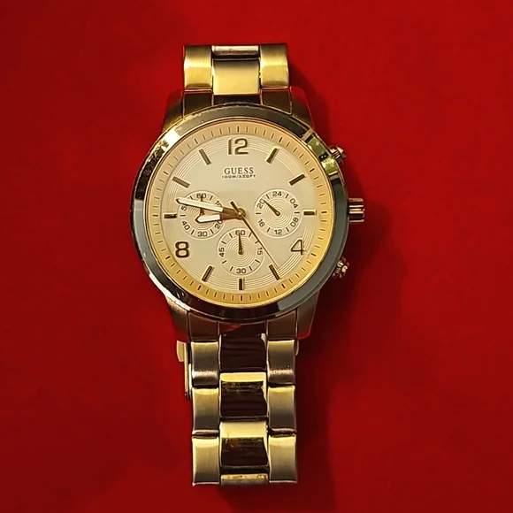 Men's Guess Watch - Picture 3 of 13
